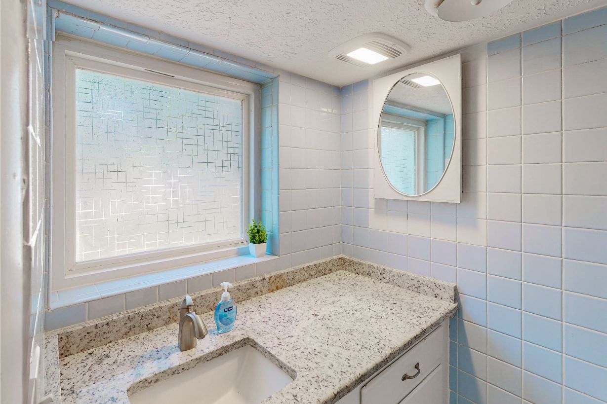 304-W-Lakeshore-Dr-Bathroom-1-1-Edit