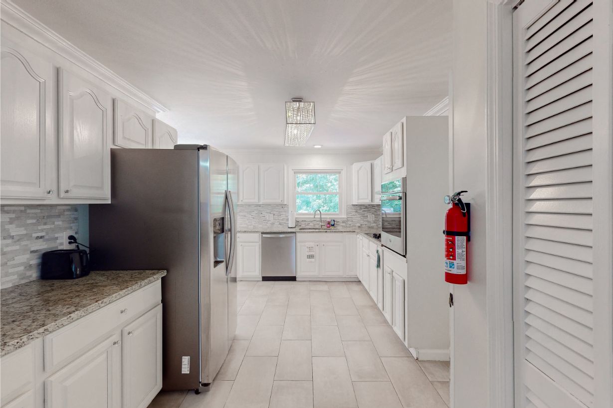 304-W-Lakeshore-Dr-Kitchen-1