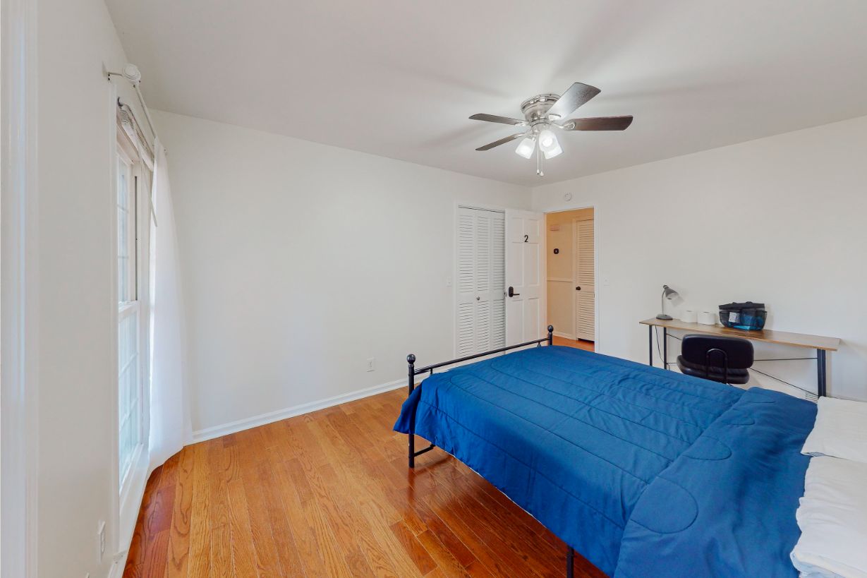 304-W-Lakeshore-Dr-Room-2-3-Edit