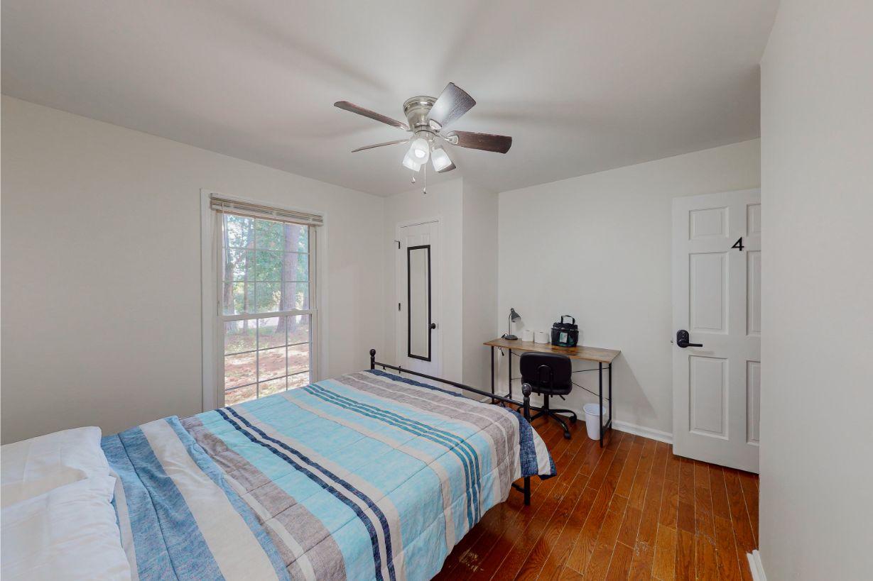 304-W-Lakeshore-Dr-Room-4-2-Edit