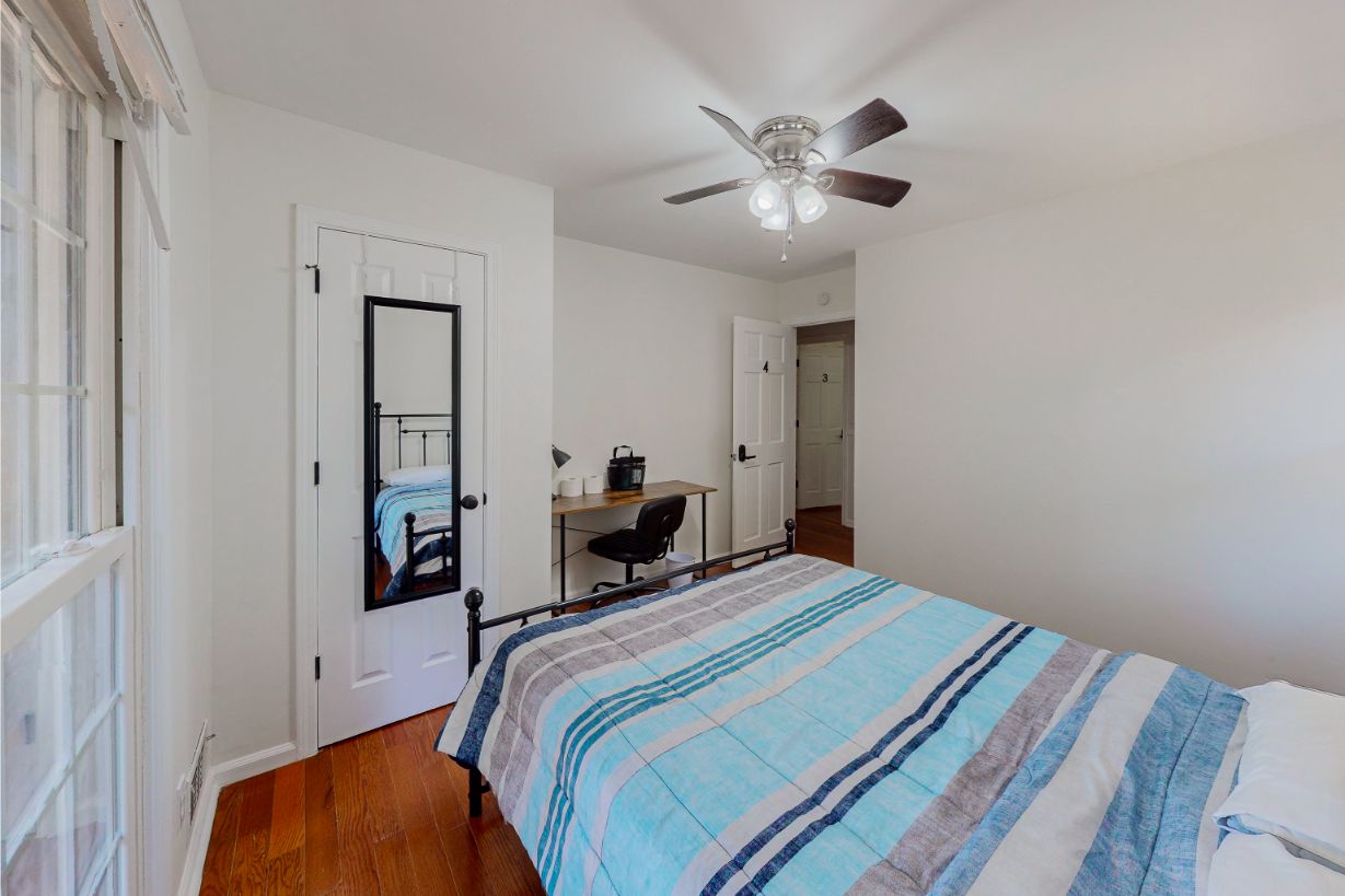 304-W-Lakeshore-Dr-Room-4-3-Edit