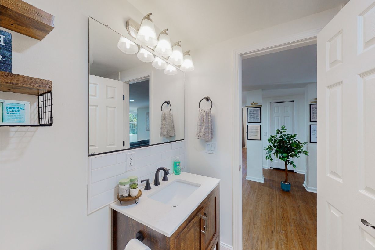 5629-Southern-Pines-Ct-Bathroom-1-2