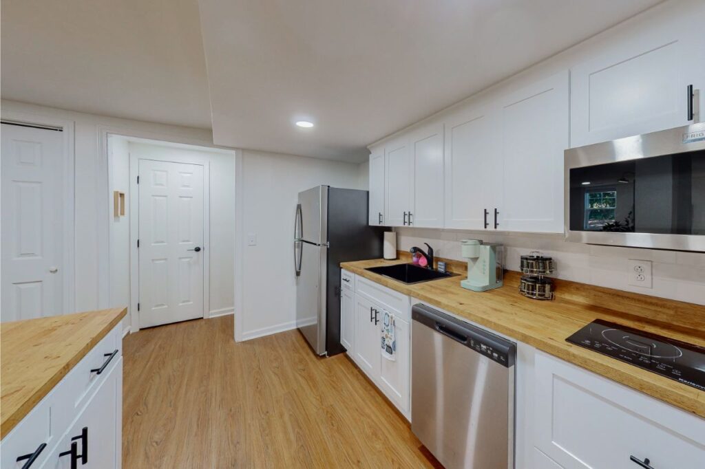 5629-Southern-Pines-Ct-Downstairs-Kitchen-3