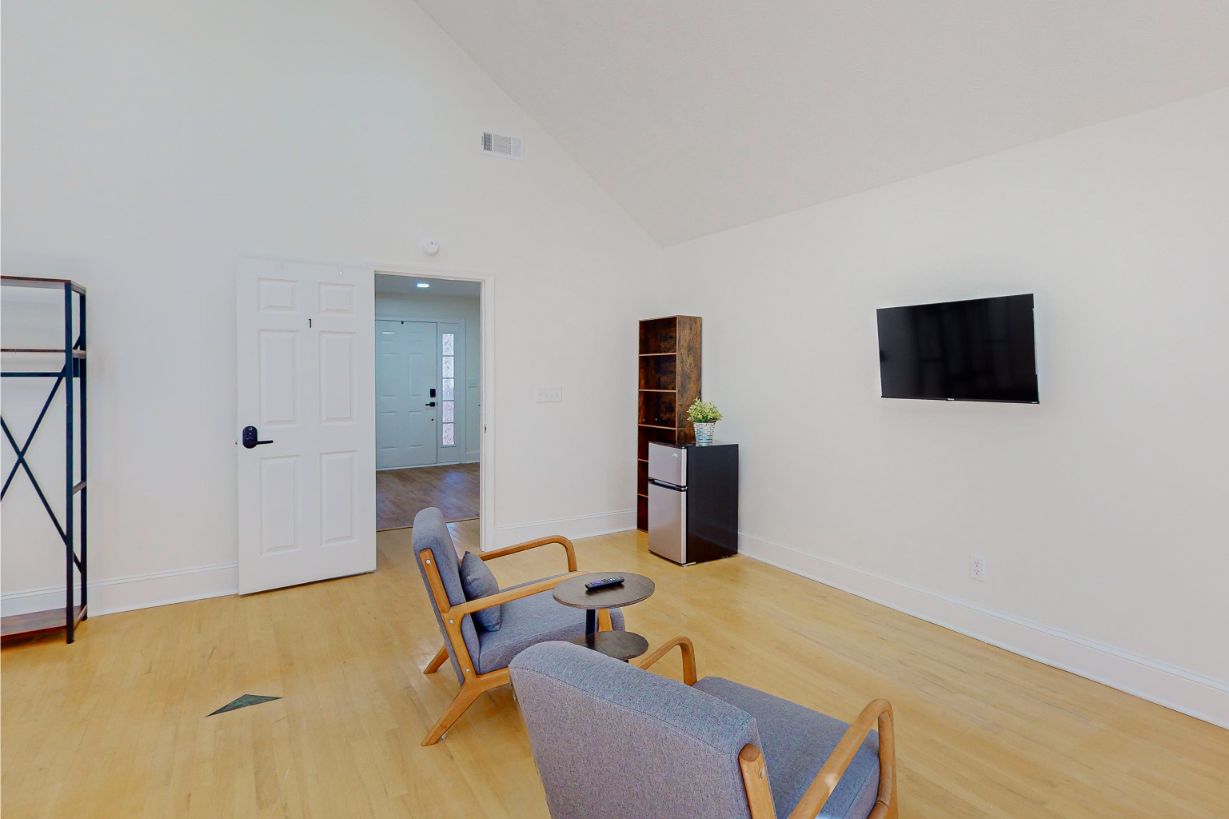 5629-Southern-Pines-Ct-Room-1-2