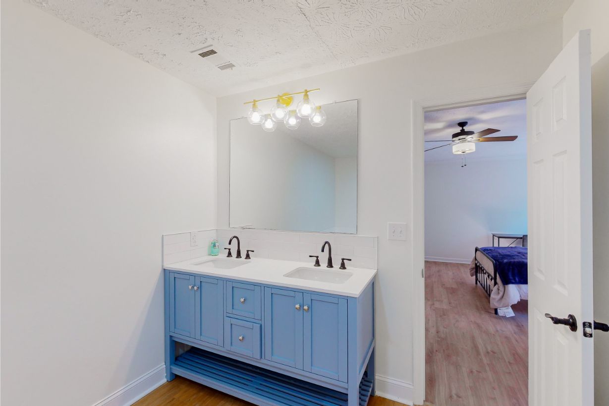 5629-Southern-Pines-Ct-Room-5-4-En-Suite